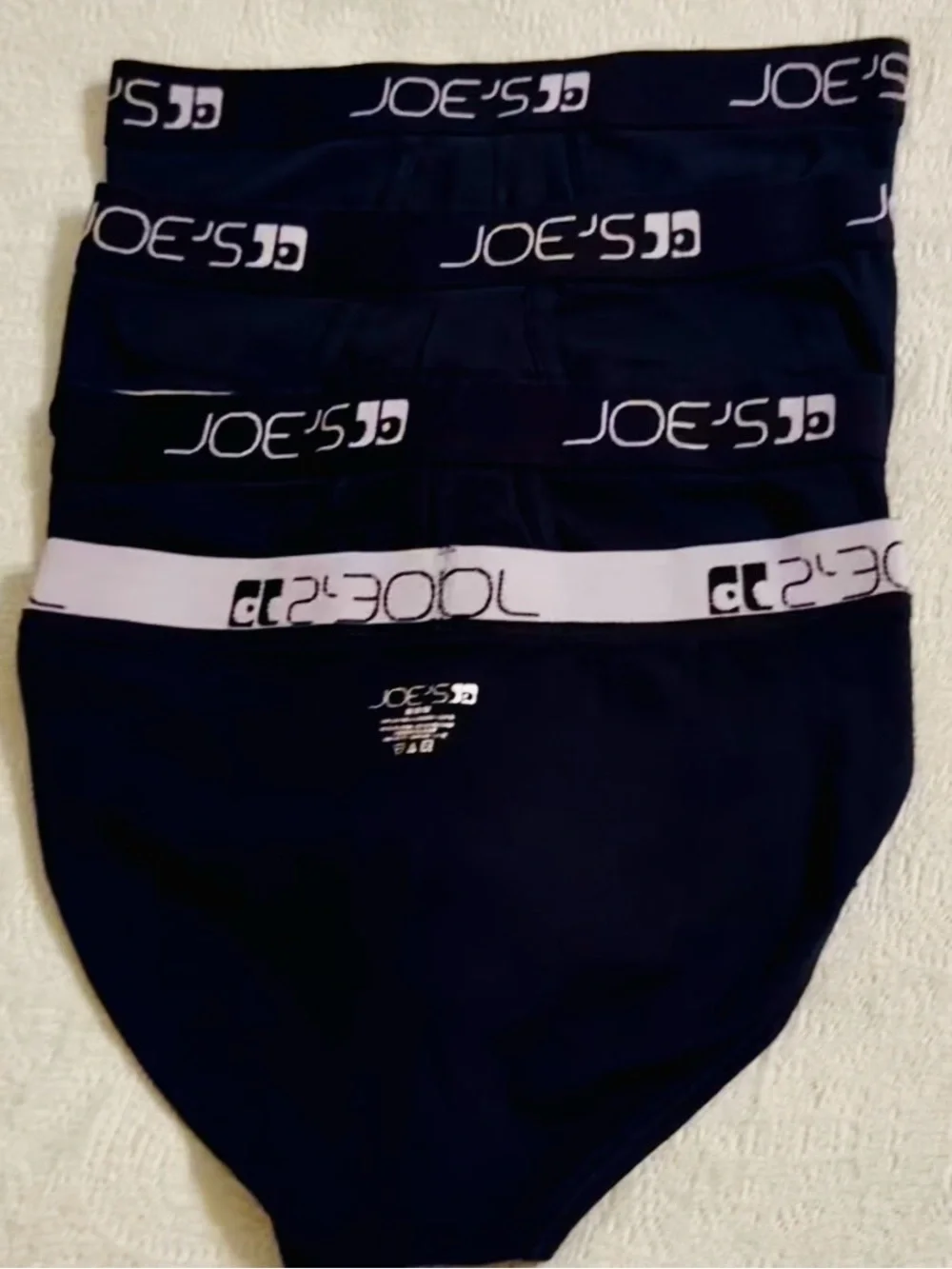 Lot of 4 Joe's Jeans Men's Classic Cotton Briefs, med, gently used/cleaned.